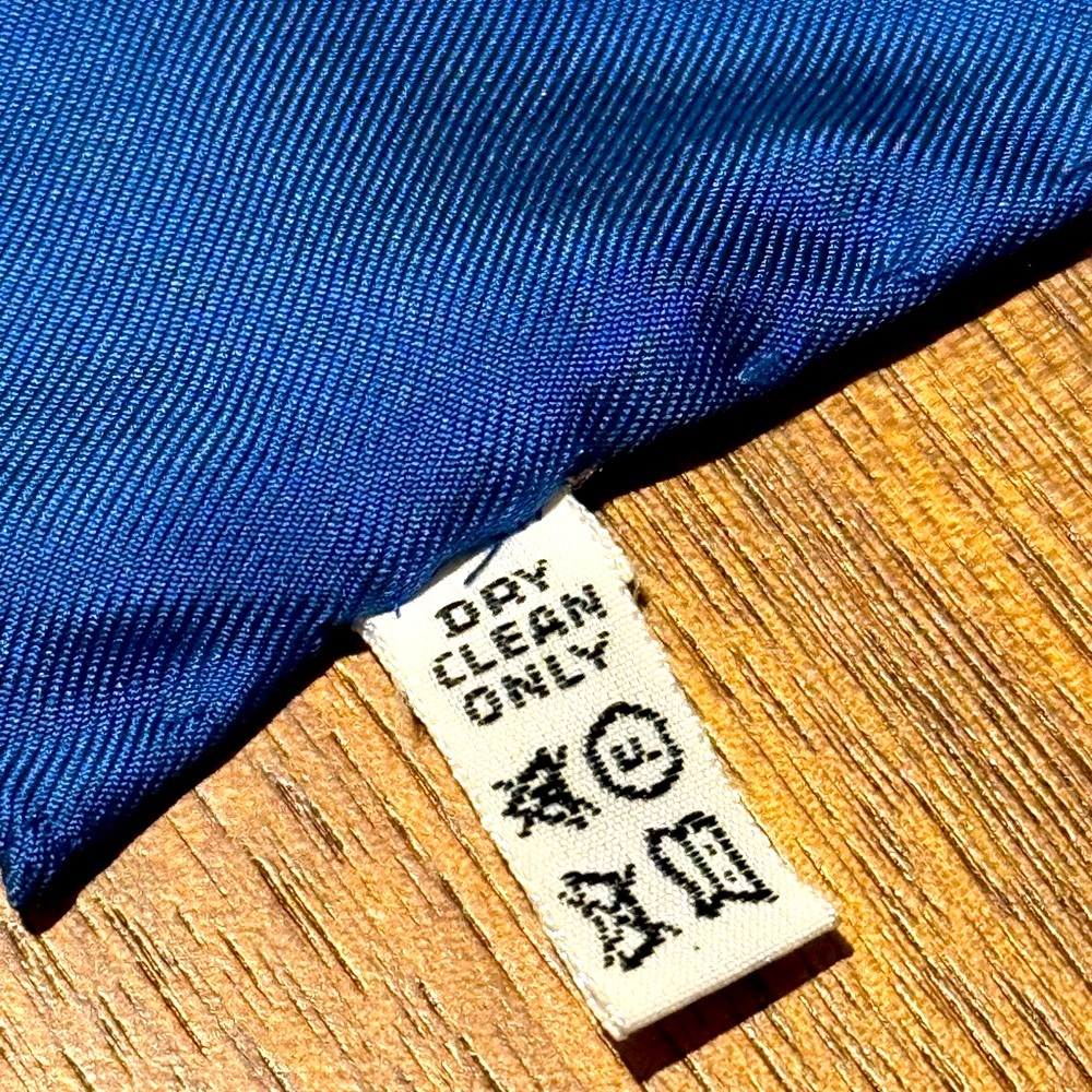 NWOT White House Historical Association 33” square silk French Blue & Gold Scarf - Picture 8 of 9